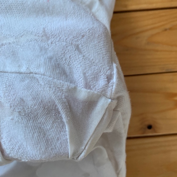 5/$20 Babaton Sami White Floral T-shirt - Picture 4 of 6